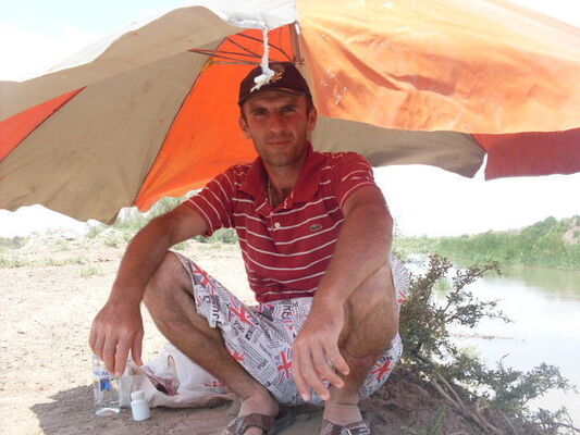  ,   Oleg, 44 ,   