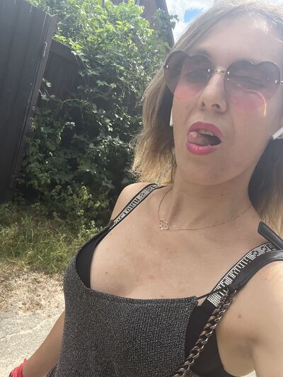  ,   Elena, 37 ,   ,   