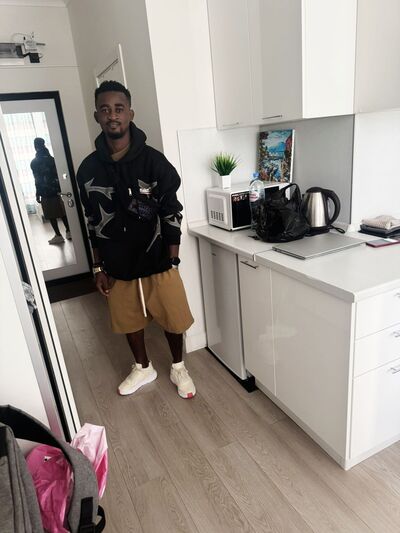  ,   Pharrel, 27 ,   ,   , c , 