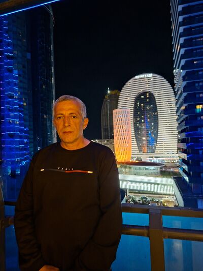  ,   Vlad, 48 ,   ,   