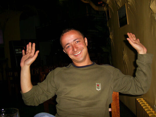  ,   Ali, 34 ,   ,   