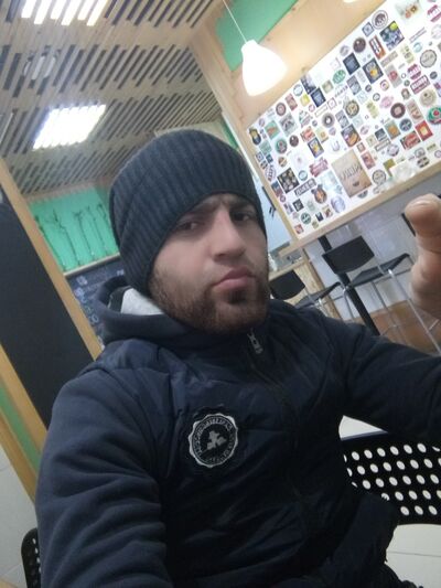  ,   Farik, 32 ,  