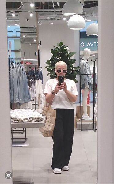  ,   Larisa, 52 ,     , c 