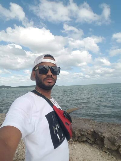  ,   Antony, 32 ,   ,   , c 