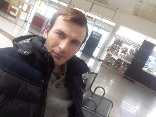  ,   Gocha, 37 ,   ,   
