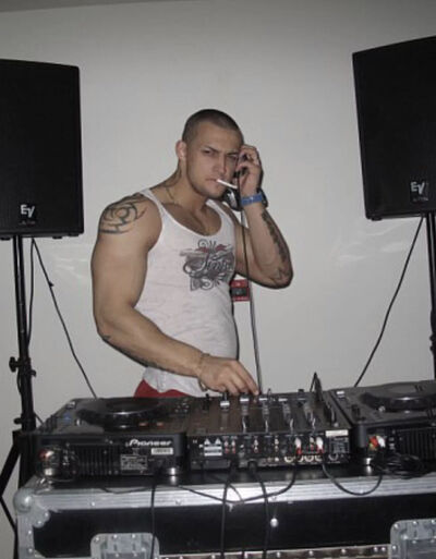  --,   Alex Lexus, 35 ,     , c 