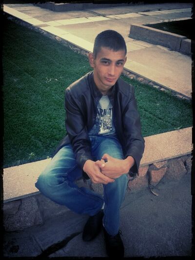 ,   Farxat, 33 ,   ,   , c 