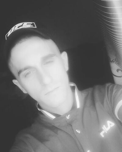  ,   Eduard, 26 ,   c 