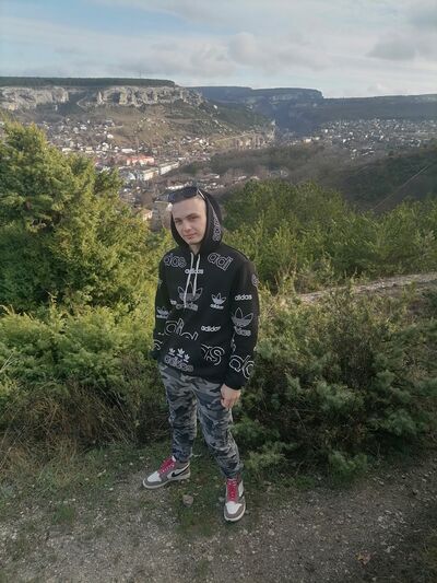  ,   Pavel, 22 ,   ,   , c 