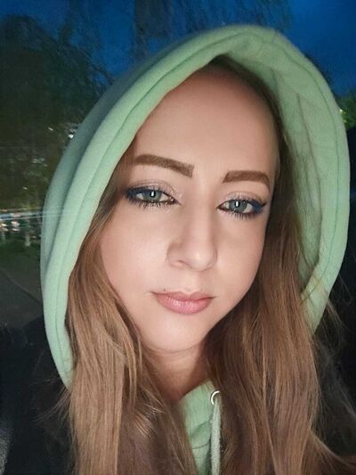  ,   Elena, 34 ,   