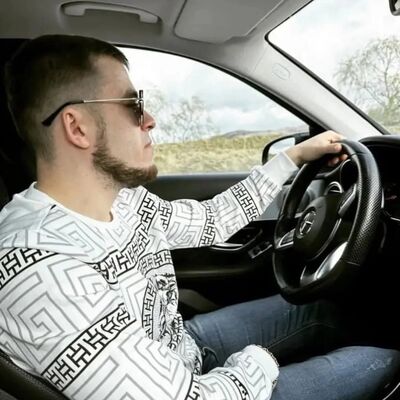  ,   Denis, 32 ,   ,   , c 