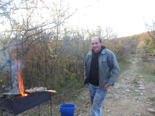  ,   Leny, 47 ,     , c 