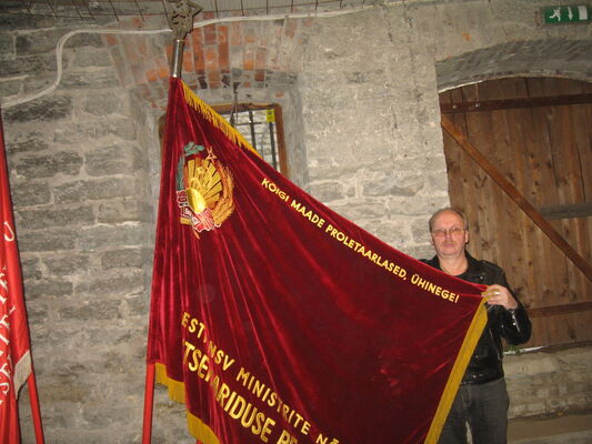  ,   Artur, 65 ,  