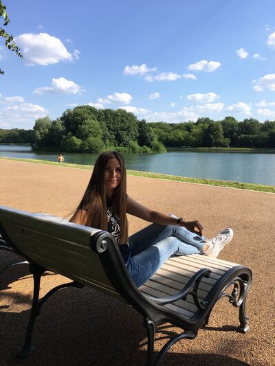  ,   Elena, 41 ,   c 