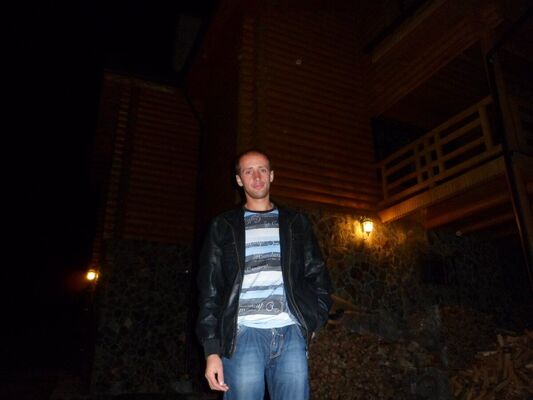  ,   Viktor, 39 ,   ,   
