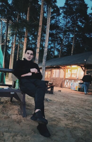  ,   Arman, 27 ,   ,   , c , 