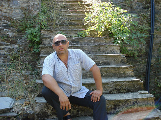  ,   Serj, 46 ,   