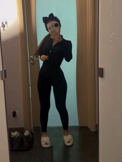  ,   Mila, 26 ,   c , 