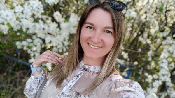  ,   Julia, 27 ,   ,   , 