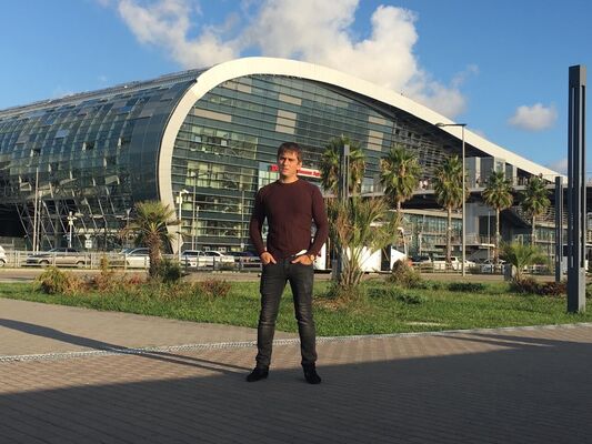  ,   Zaur, 32 ,     , c 