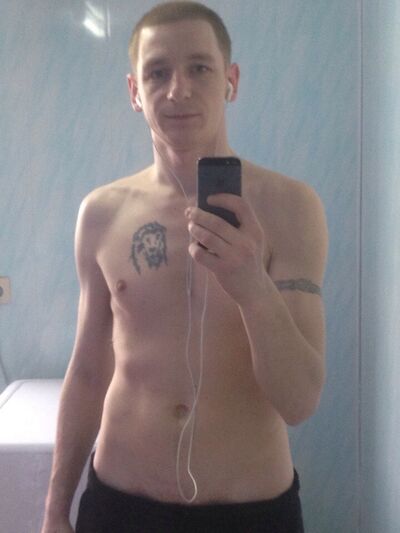  ,   Pavel, 35 ,   