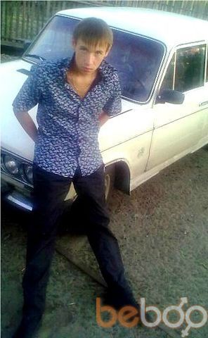  ,   Valentin, 32 ,  