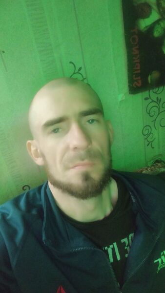  ,   Denis, 31 ,   ,   