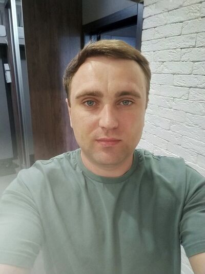  ,   Vladymyr, 33 ,   ,   