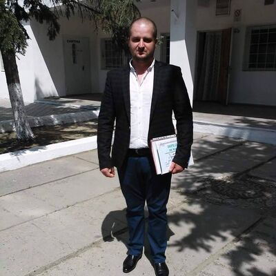  ,   Alex, 34 ,   