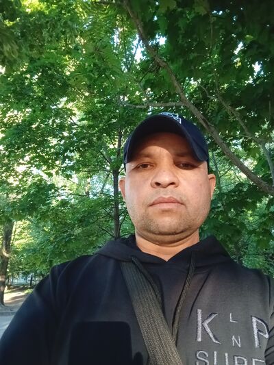  ,   Sherali, 44 ,   c 