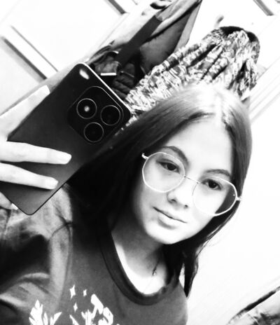  ,   Violetta, 19 ,   ,   