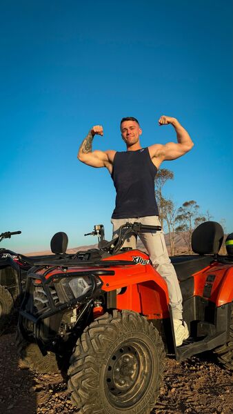  ,   Nezinau, 30 ,   ,   