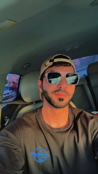  ,   Enzo, 35 ,   ,   , c , 