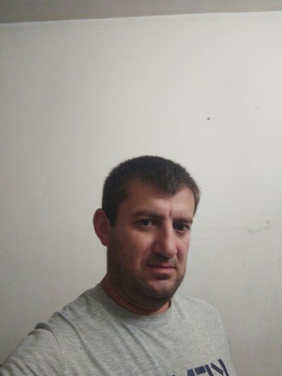  ,   Artur, 41 ,   ,   