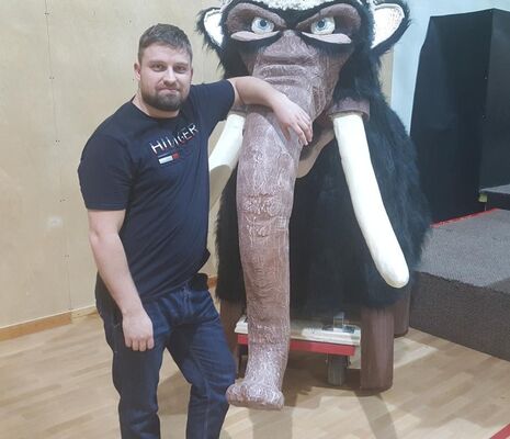  ,   Vlad, 38 ,   