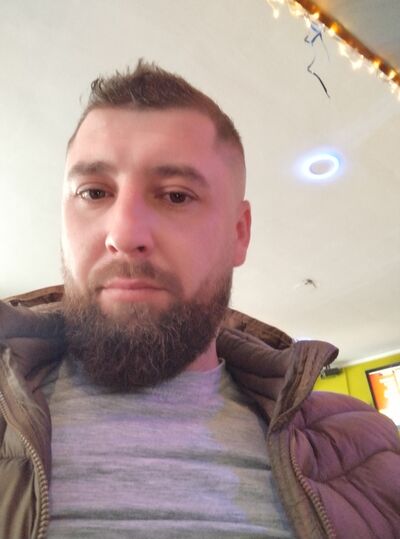  ,   Dan, 34 ,   ,   , c , 
