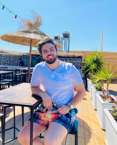  ,   Elyes, 30 ,   ,   