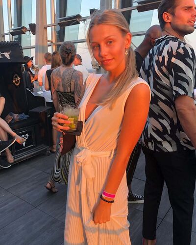  ,   Isabella, 31 ,   ,   , c 