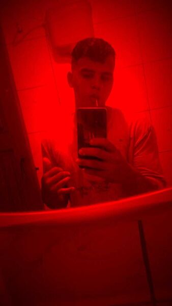  --,   Lucas, 21 ,   ,   