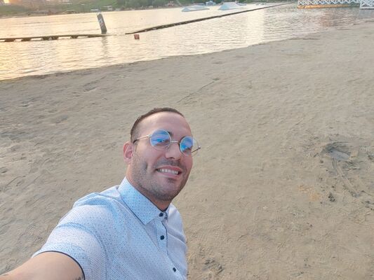  ,   Luis, 33 ,   ,   , c 