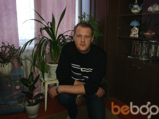  ,   Doktor, 49 ,   
