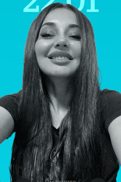  ,   Mia, 32 ,   ,   