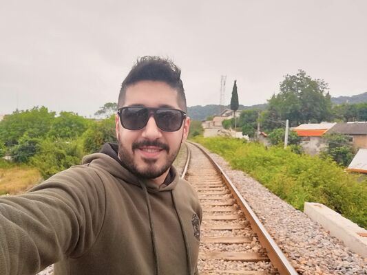  ,   Behzad, 32 ,   ,   , c 