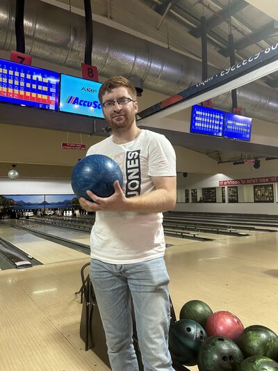  Azor,   Anton, 40 ,   ,   