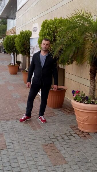  -,   Vaxo, 41 ,  