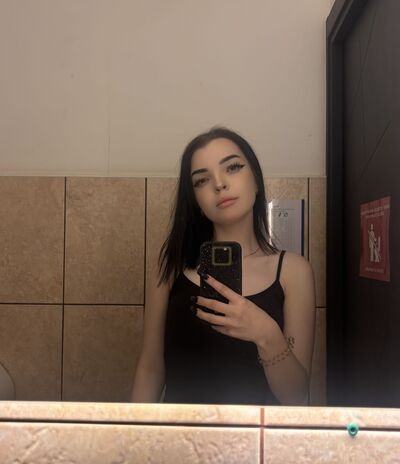  ,   Maria, 18 ,   ,   