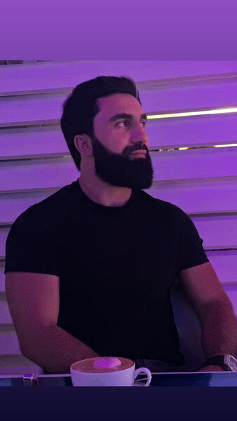  ,   Huseyn, 32 ,     , c 