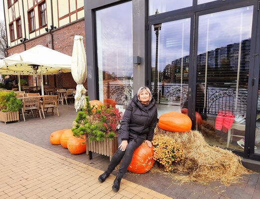  ,   Irena, 57 ,   c 