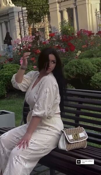  ,   Valeria, 25 ,   ,   