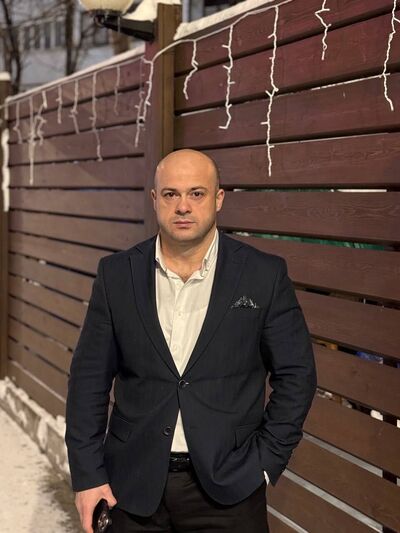  ,   Alik, 42 ,  